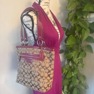 Authentic Signature Coach shoulder bag